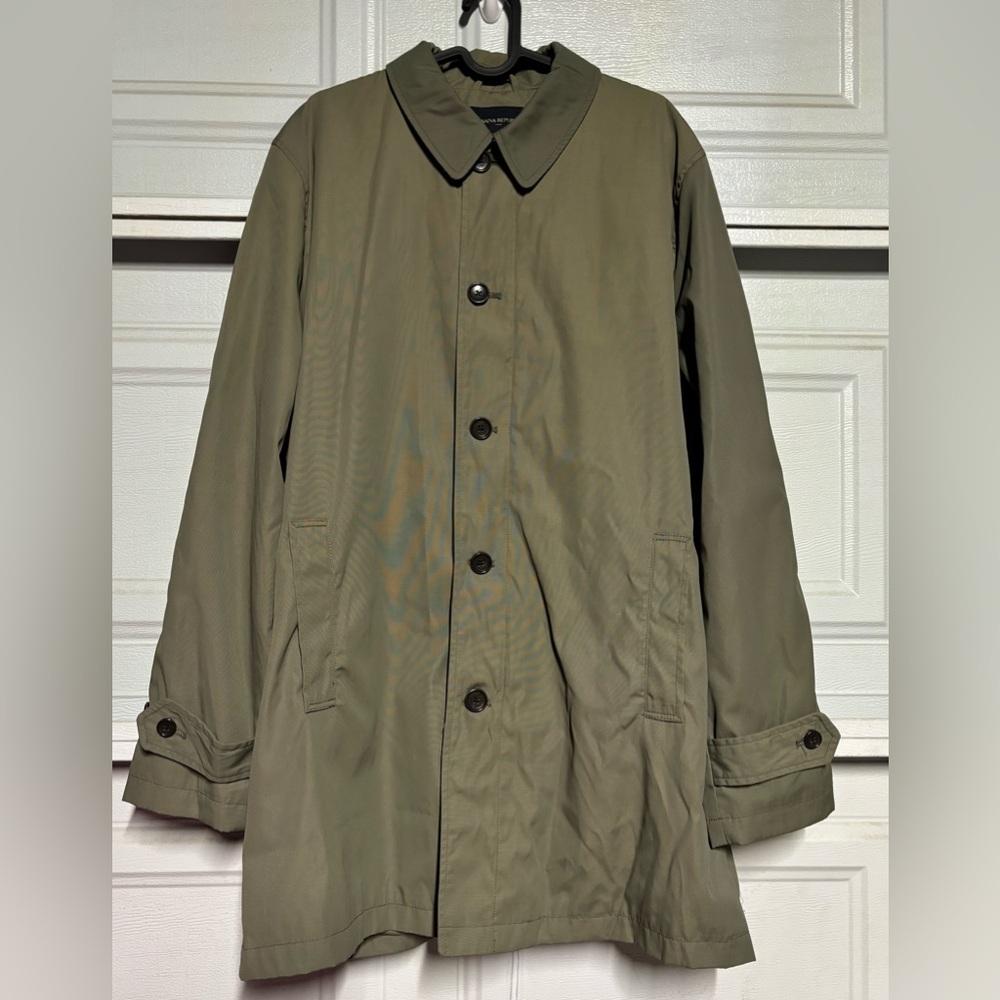 Banana Republic wonen's Khaki Raincoat
